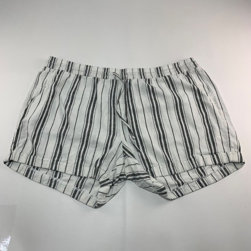 Old Navy White Striped Linen Blend Pull On Shorts XXL